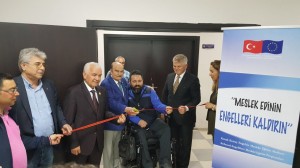 Rotary 2440. Bölge Federasyon Başkanı Lütfi Demir ve Buca Engelliler Derneği Başkanı Harun Kara ile açılışımızı gerçekleştirdik